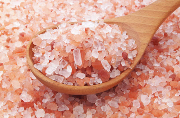 istock Pink himalayan rock salt with spoon 1179116009