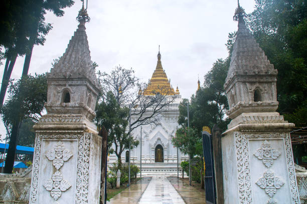 Sat Taw Yar Pagoda