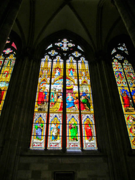 쾰른 의 쾰른 대성당, 독일 인테리어 - stained glass church indoors close up 뉴스 사진 이미지