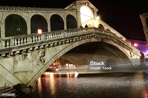 Ponte Do Rialto - Fotografias de stock e mais imagens de Arquitetura - Arquitetura, Canal - Água Corrente, Cena de tranquilidade