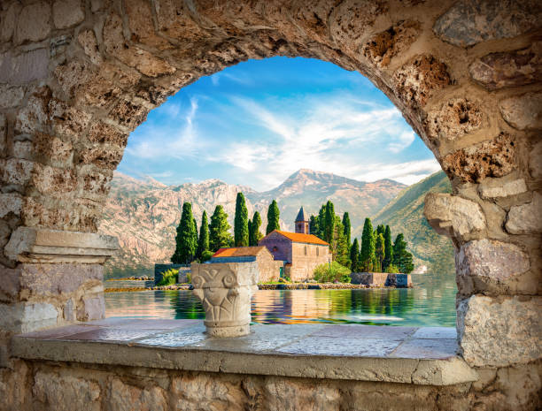 вид на остров сент-джордж - черногория стоковые фото и изображения