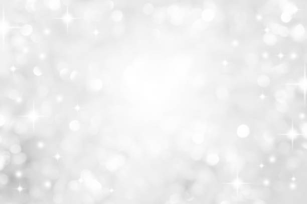 abstrakte unschärfe schöne glühende silber farbe hintergrund mit glänzenden fallenden schnee glitzernden effekt für weihnachtsfest und glücklich es, das neue jahr saison feier design als banner-konzept - white background horizontal selective focus silver stock-grafiken, -clipart, -cartoons und -symbole