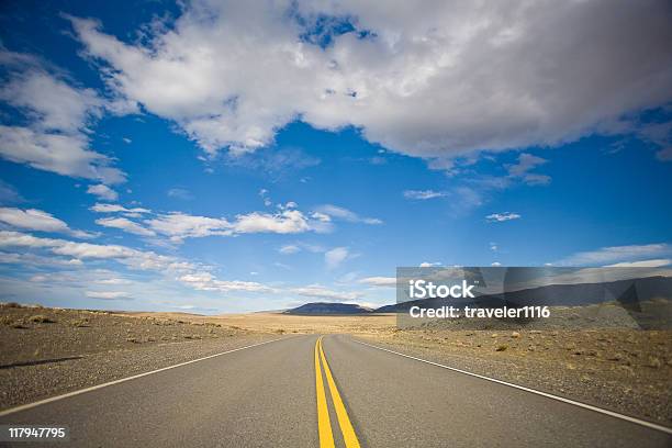 Foto de Vazia Road e mais fotos de stock de Argentina - Argentina, Estrada, Estrada principal - Estrada