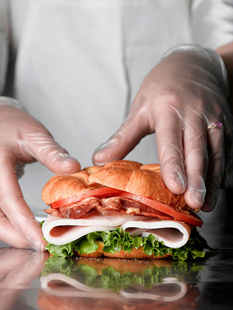 sandwich - food safety photos et images de collection