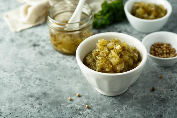 sabor de pepino - preserves pickle jar relish fotografías e imágenes de stock