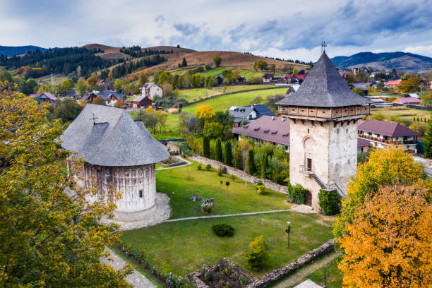 bucovina, romania. - voronet imagens e fotografias de stock