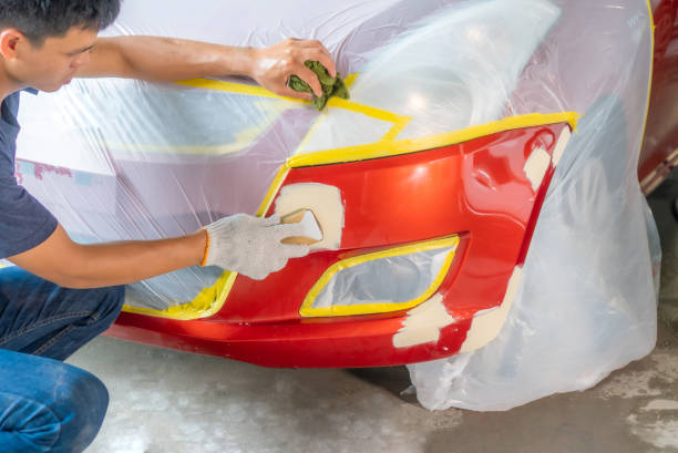 istock Quick car paint repair ,It takes one to two hours. 1179595799