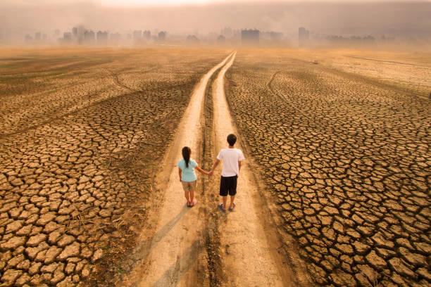 изменение климата и будущее детей - air pollution фотографии стоковые фото и изображения