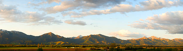 istock Sunset in mountains, New Zealand 117960283