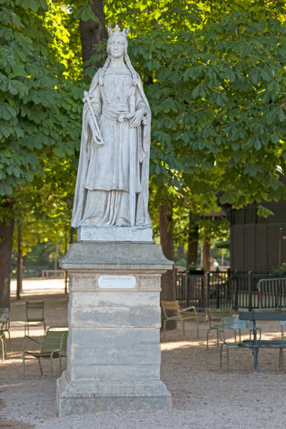 瑪蒂爾德王后雕像在巴黎盧森堡的雅丁 - 比利時皇室 個照片及圖片檔