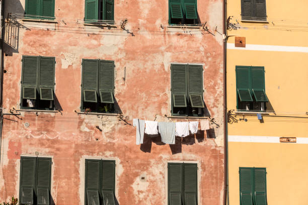 istock Italian apartment building detail 1179625842