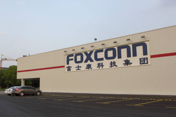 Foxconn Shanghai Facility Shanghai, China - Aug 15, 2019: Foxconn's Shanghai facility in Minhang District. Hon Hai Precision Industry, trading as Foxconn, is a Taiwanese electronics contract manufacturing company. entrance sign photos stock pictures, royalty-free photos & images