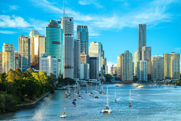 skyline of brisbane by the river Brisbane skyline, capital of Queensland, Australia brisbane photos stock pictures, royalty-free photos & images