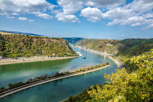 vue sur le rhin - rhine gorge photos et images de collection