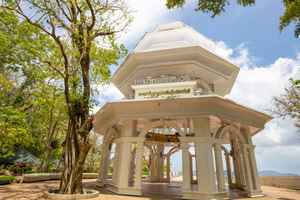 khao rang hill viewpoint is one of phuket’s most famous viewpoints. - phuket province thailand tourist asia imagens e fotografias de stock