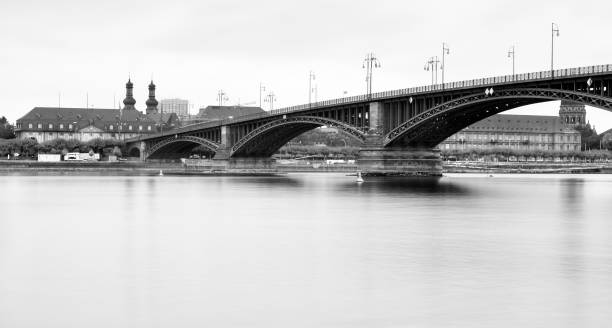 istock Theodor-Heuss-Bridge Mainz, Germany - very long exposure 1179760948