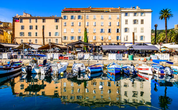 casco antiguo y puerto de ajaccio en córcega - foto de stock