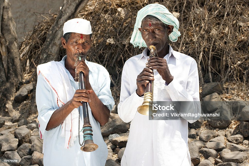Tocando instrumentos musicais - Foto de stock de Músico royalty-free