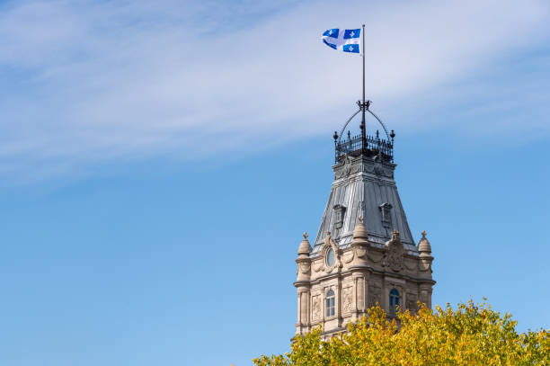 quebec flag i quebec city - provinsen québec bildbanksfoton och bilder