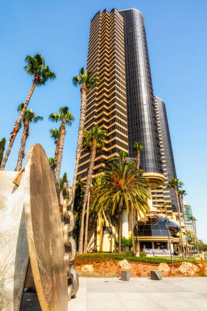 サンディエゴダウンタウン地区背の高い近代的な住宅の建物 - day san diego california harbor downtown district ストックフォトと画像