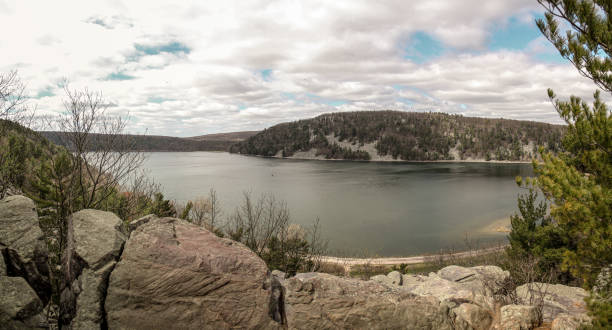 istock Panoramic view of Devil's Lake in Wisconsin 1179859358