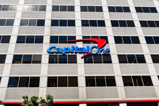 штаб-квартира capital one в сан-франциско - car loan finance symbol стоковые фото и изображения