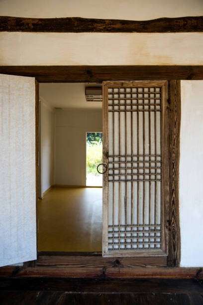 istock Korean traditional house 1180009931