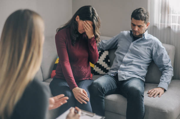 istock Expecting couple on home counselling meeting 1180010625