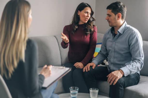 istock Expecting couple on home counselling meeting 1180010722