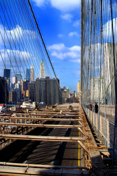 ponte di brooklyn - lower manhattan financial district downtown district manhattan foto e immagini stock