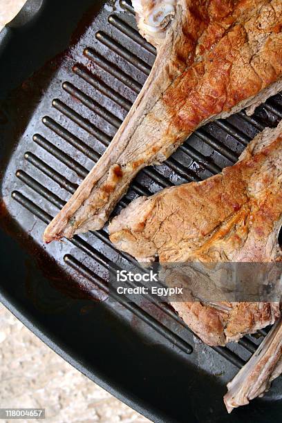 그릴에 구운 소고기 고기류 찹 0명에 대한 스톡 사진 및 기타 이미지 - 0명, 갈색, 검은색