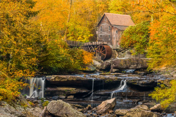 istock Glade Creek Grist Mill in the Fall 1180096047