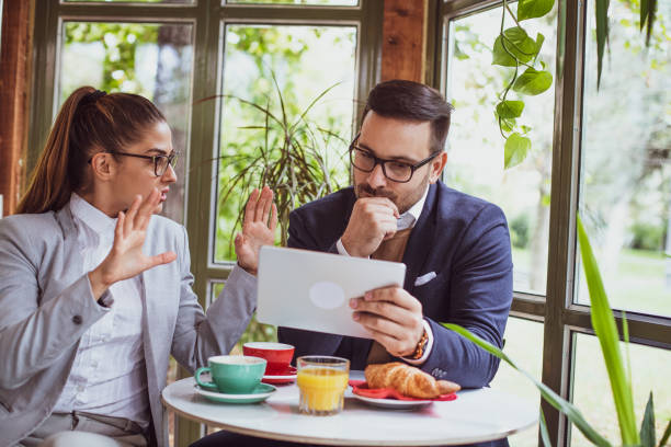 istock Casual morning meeting 1180107010