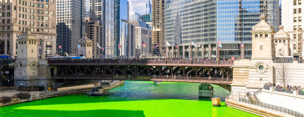 istock Dyeing River Chicago St' Partick Day. 1180143914