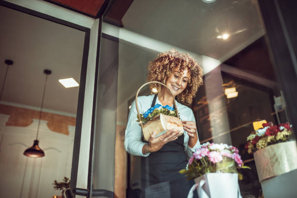 istock Flower Shop Small Business Owner 1180146968