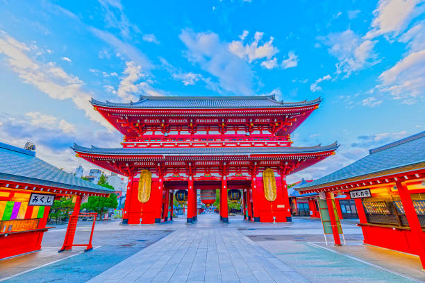 asakusa dera senso-ji w tokio - nakamise dori zdjęcia i obrazy z banku zdjęć