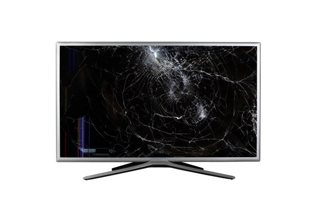 gekleurde strepen en scheuren op een gebroken scherm van een liquid crystal display, computer monitor of 4k monitor of tv-televisie geïsoleerd op een witte achtergrond - breekbaar stockfoto's en -beelden