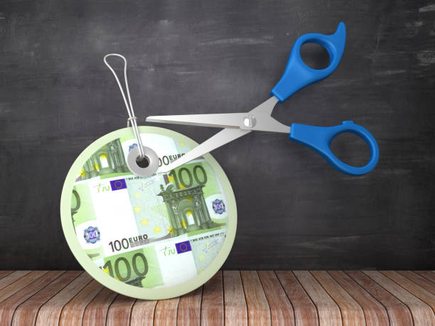 euro bills circular price tag with scissors on chalkboard background - 3d rendering - selling buy cube three dimensional shape imagens e fotografias de stock