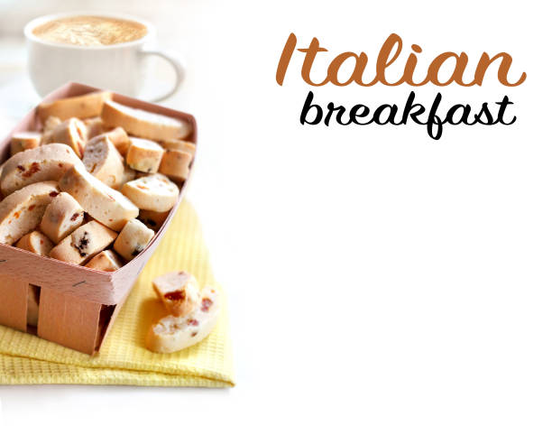 włoskie ciastka cantuccini i kawa na białym tle z kopią miejsca - biscotti isolated cantucci almond zdjęcia i obrazy z banku zdjęć