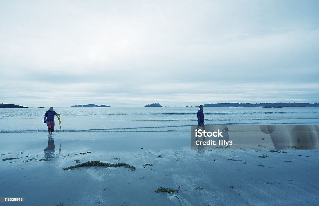 Família em Long Beach do Pacific Rim National Park - Foto de stock de Destino turístico royalty-free