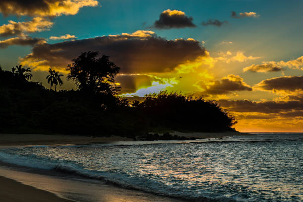 istock Tunnels Beach sunset, Kauai 1180278402