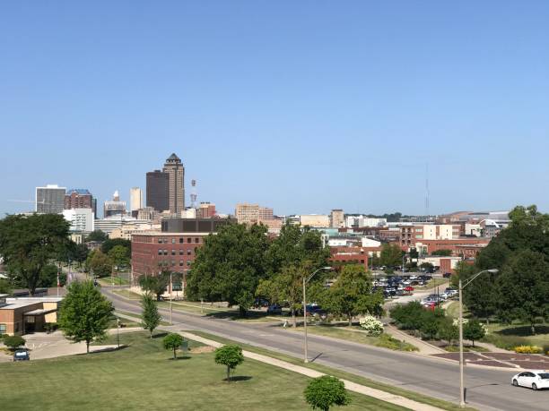 istock Des Moins IOWA / City View. 1180316041