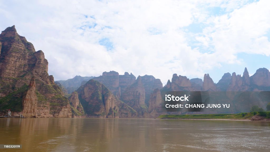 Landscape View Of The Yellow River In Liujia Xia Lanzhou Gansu China Stock  Photo - Download Image Now - iStock