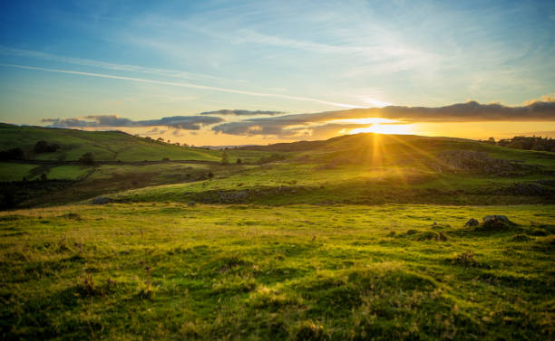 beautiful countryside landscape in the north of england - lancashire imagens e fotografias de stock