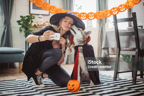 Halloween Selfie Stockfoto en meer beelden van Halloween - Halloween, Kostuum, Hond