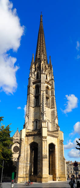 St. Michael's Basilica is one of the main Catholic places of worship in the city of Bordeaux, in southwestern France St. Michael's Basilica is one of the main Catholic places of worship in the city of Bordeaux, in southwestern France. fleche stock pictures, royalty-free photos & images
