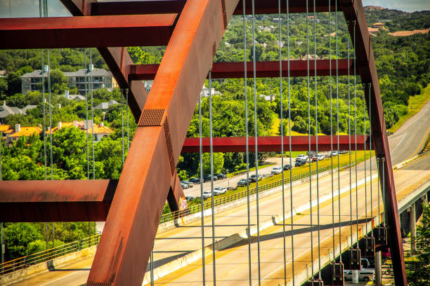 pennybacker bridge or the 360 bridge across lake austin in austin, texas, usa - highway nobody town urban road imagens e fotografias de stock