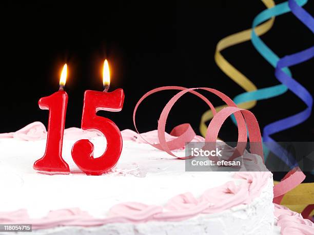 15 Th Aniversario Foto de stock y más banco de imágenes de 15.º cumpleaños - 15.º cumpleaños, Vela - Equipo de iluminación, Alimento