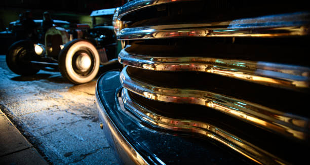 ホット ロッド 駐車場 - collectors car car hubcap retro revival ストックフォトと画像