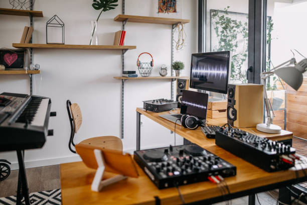 Home recording studio Interior of home recording studio with dj sound mixing equipment hi fi stock pictures, royalty-free photos & images